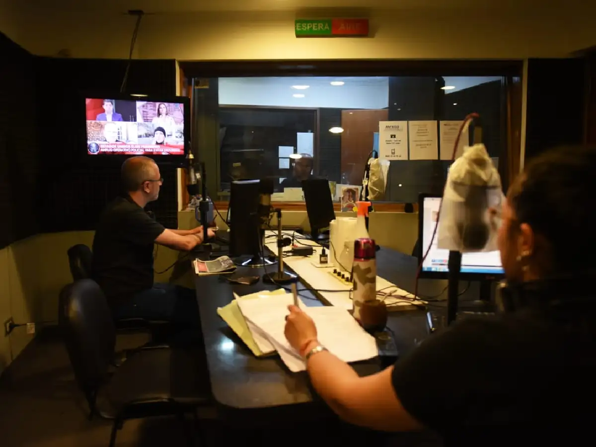 AM 1050, 48 años en el corazón del país