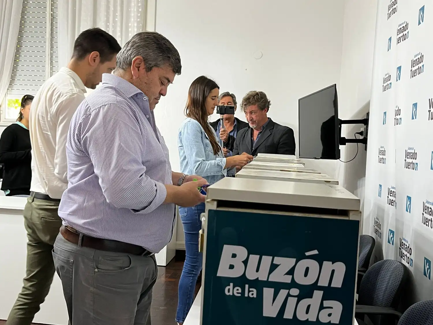 Marcelo Laiño, en una de las aperturas de los buzones. Foto: MVT