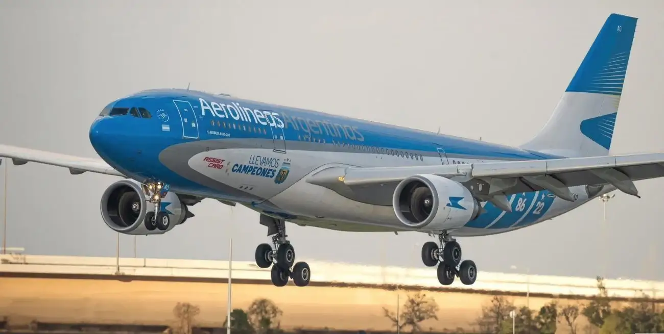 Usuarios de tarjetas del crédito del Banco Santa Fe pueden acceder a vuelos en la línea aérea de bandera en hasta 18 cuotas sin interés.