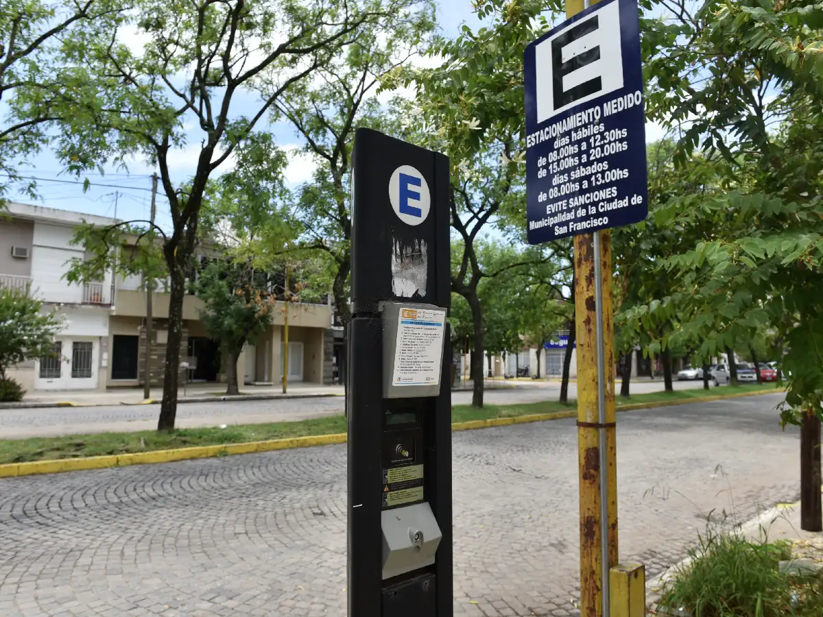 Estudian escalonar la tarifa  del estacionamiento medido