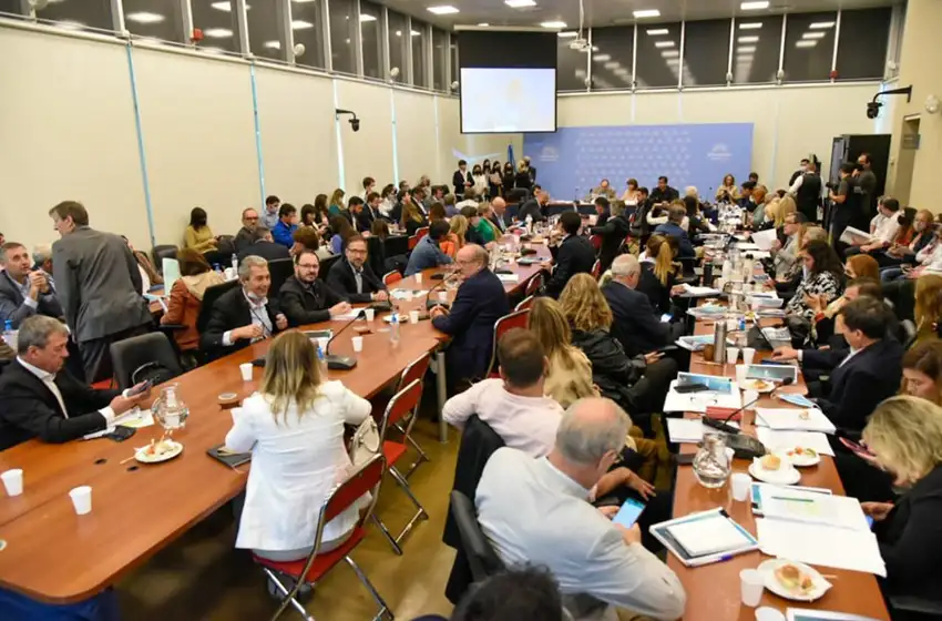 FMI: aprobaron el dictamen con los cambios de la oposición y tendrá el OK de Diputados