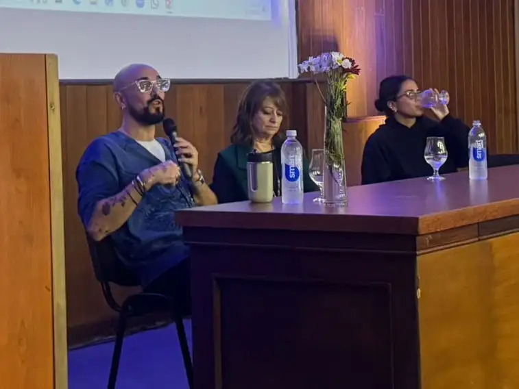 La actividad, realizada bajo el lema “El cuidado de nuestras voces - Voces que inspiran”, reunió a referentes del ámbito médico y artístico.