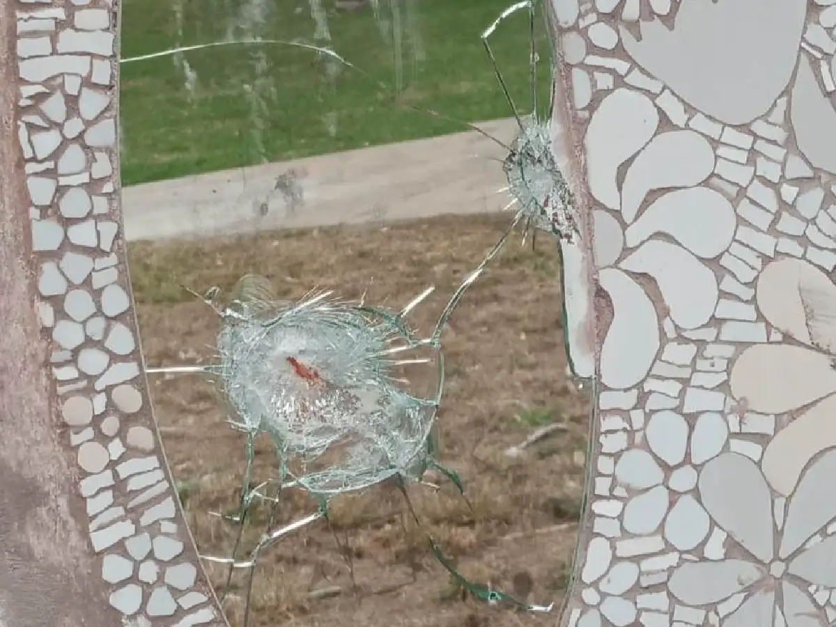 Vandalizan mural del Paseo de la Memoria: “En 40 años de democracia, aún hay quienes se empeñan en destruir lo construido”