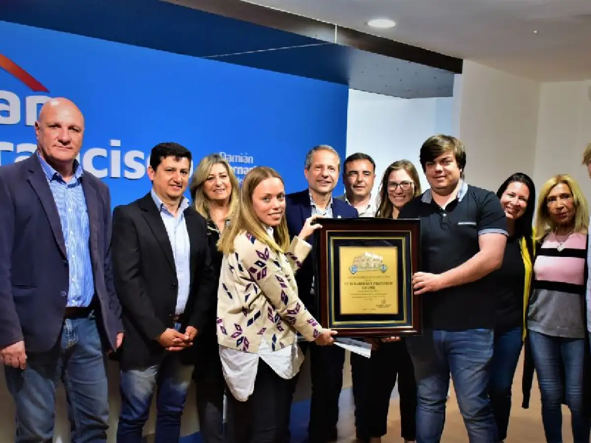 Entregaron distinción por los 50 años de trayectoria de AM 1050 Radio San Francisco 