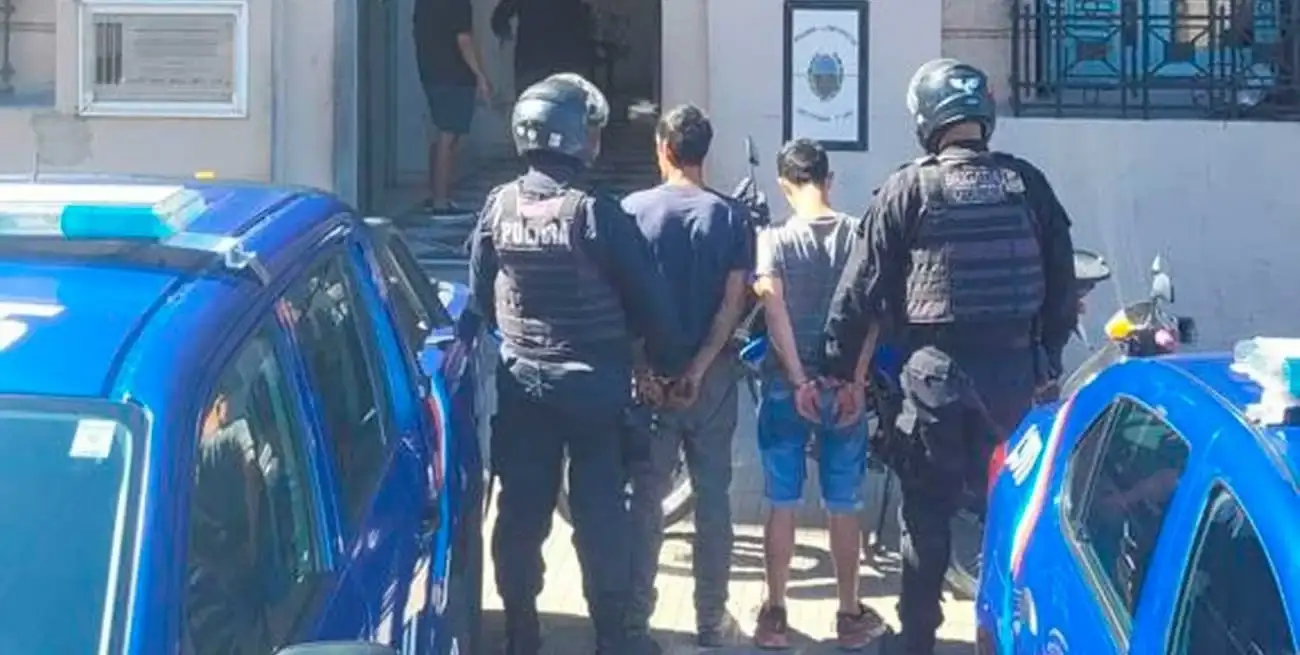 Dos delincuentes trataron de robar una moto en Irigoyen Freyre al 2900.