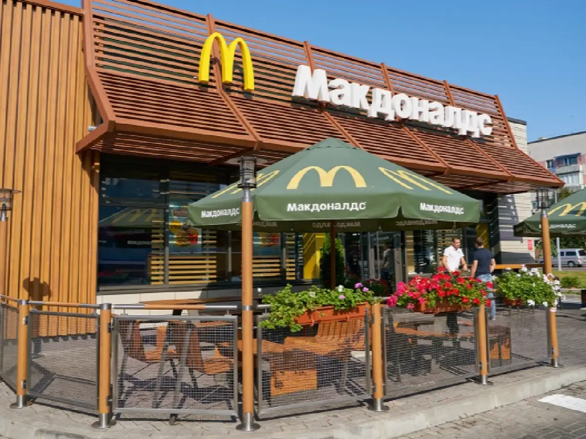 McDonald's cerrará temporalmente sus 850 locales en Rusia por el "sufrimiento humano" en Ucrania