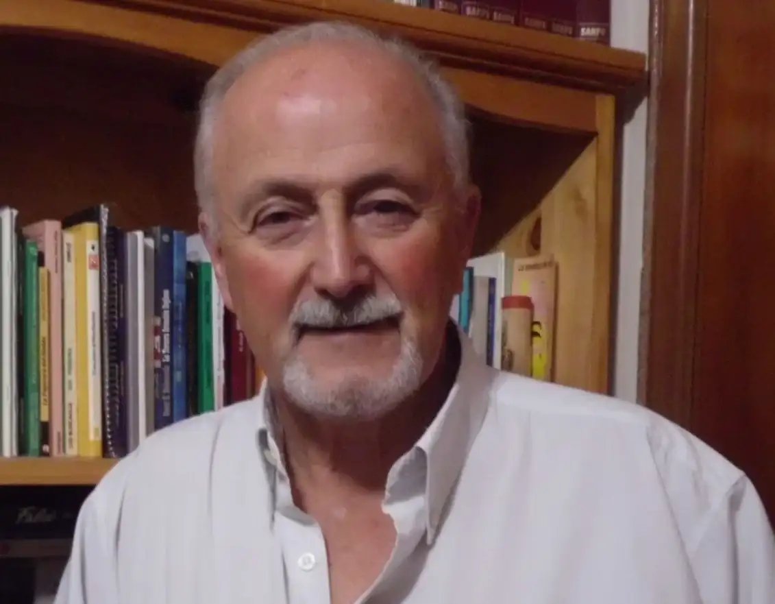 El escritor y periodista Carlos F. Pérez de Villarreal brindará la disertación titulada "La confluencia entre realidad y ficción - El papel de la ficción en la literatura".