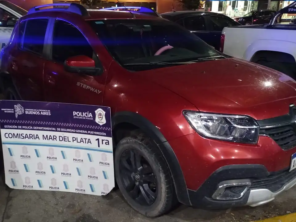 Los efectivos notaron que tenía una patente apócrifa y que el número de motor no coincidía con el registrado.