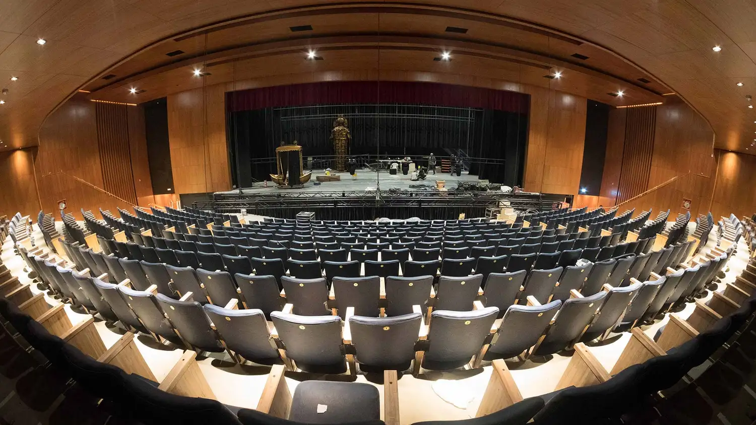 El proyecto de refundación del Teatro Tronador tuvo en cuenta su modernización sin perder la estructura clásica.