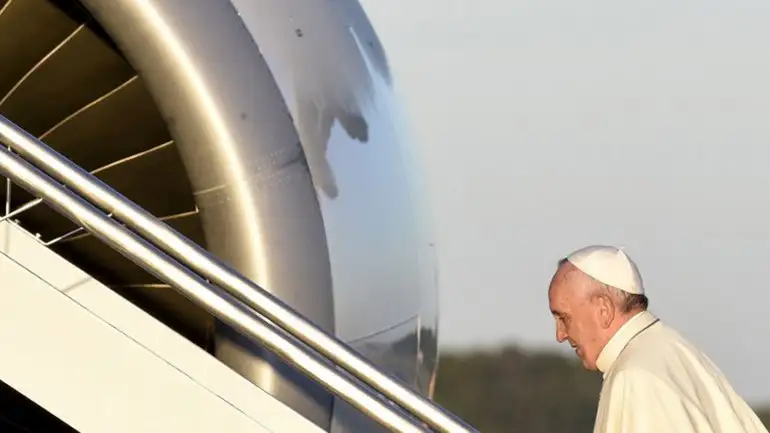 “El Papa es consciente de que puede ser blanco de un atentando pero no tiene miedo”