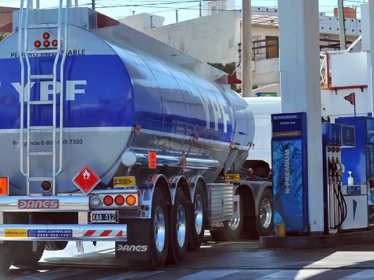 YPF procura evitar el cierre masivo de estaciones de servicio 