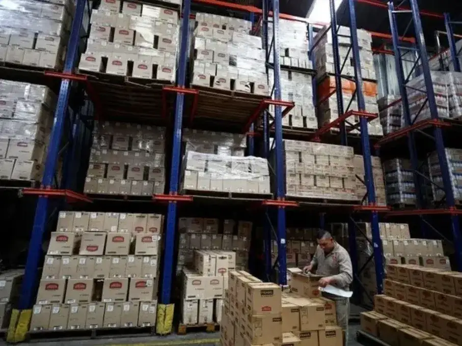 La contracción en las importaciones respondió a una caída del 11,2% en los volúmenes físicos ingresados. Foto: REUTERS / Agustin Marcarian.