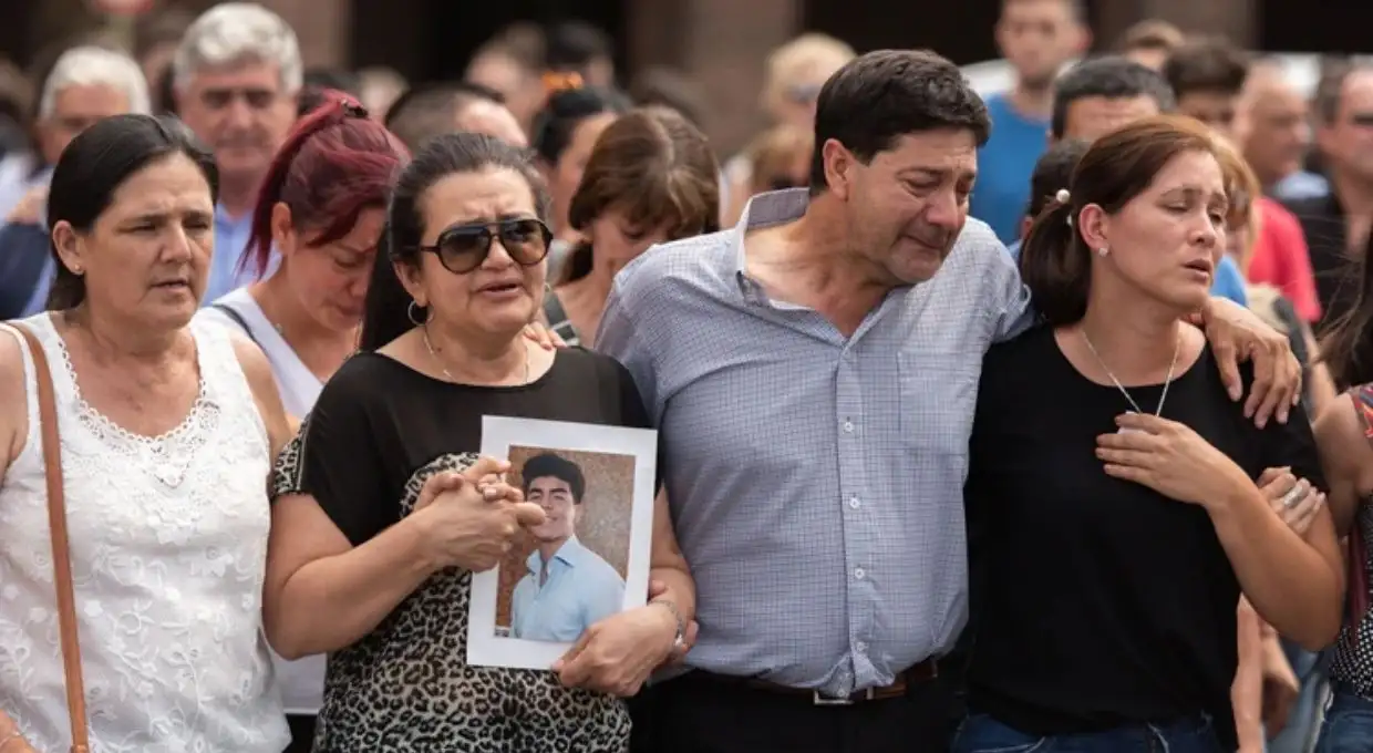 Para la defensa de la familia Báez Sosa, los diez rugbiers son “coautores” del crimen