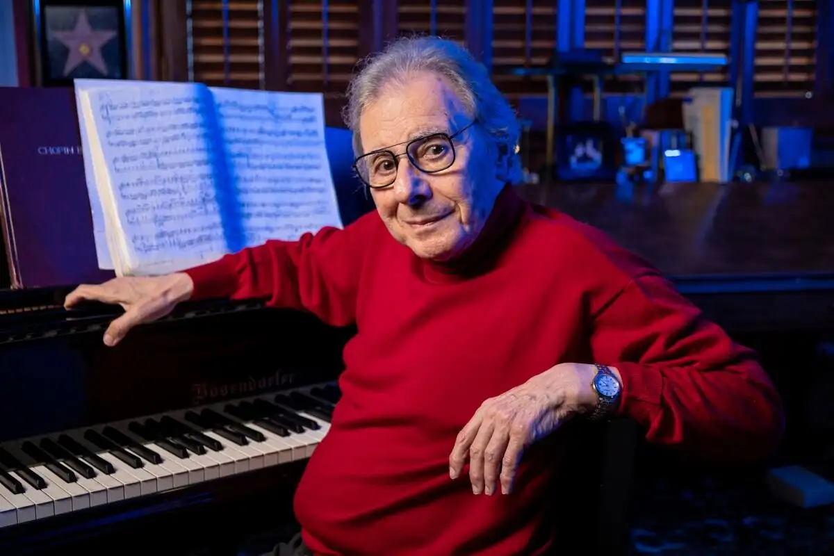 Lalo Schifrin murió a los 93 años y dejó un legado imborrable en la cultura popular.