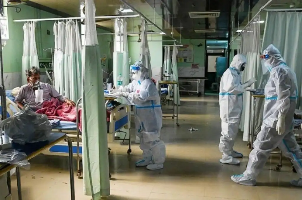 India: caen los contagios, pero se acumulan los muertos por coronavirus