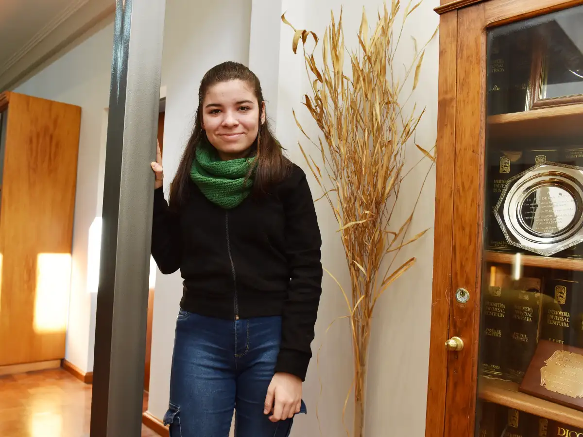 Es cantante y como regalo de “15” la tía le regaló la grabación de un CD