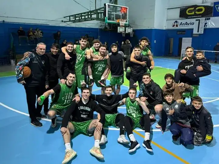 Ciudad derrotó a Sportsman como local, quedó 7mo y evitó a Olimpia en Cuartos de Final. Foto: Bautista Maillo.