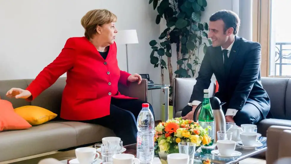 La UE le da 20 días a Reino Unido para definir el Brexit