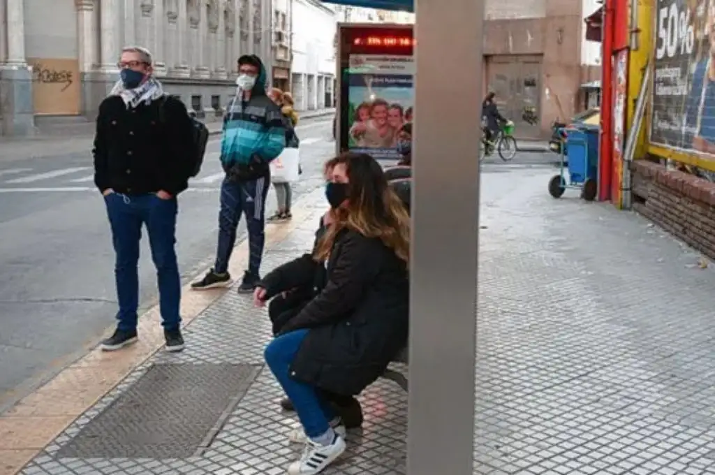 La Provincia busca destrabar el paro de colectivos en Rosario
