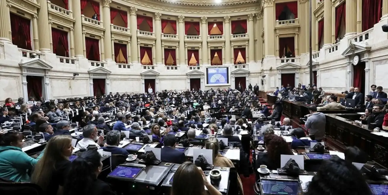 Tras la sesión del pasado miércoles, el jefe de Gabinete cuestionó a los legisladores que rechazaron los decretos delegados emitidos por el Gobierno nacional en la Cámara de Diputados, y acusó al peronismo de querer "romper las políticas" del Poder Ejecutivo. Crédito: Prensa Diputados