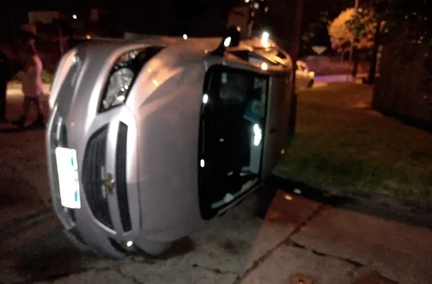 Un remisero fue internado tras un choque en barrio Peralta Ramos