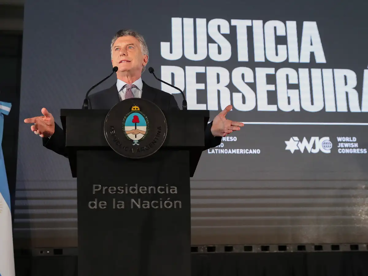 AMIA: Macri pidió juzgar en el país a los imputados