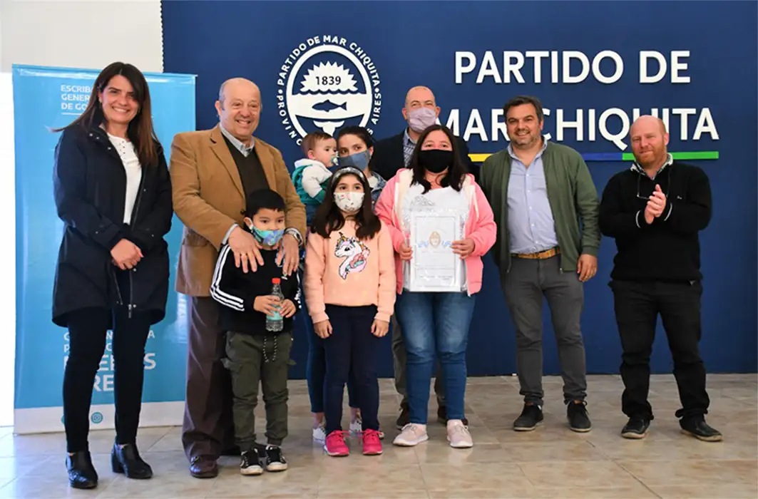 Paredi entregó escrituras a vecinos del Partido de Mar Chiquita