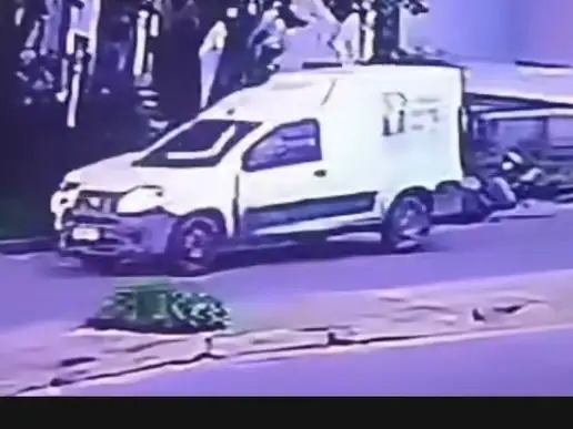 La víctima publicó el video en redes sociales para pedir ayuda a la comunidad.