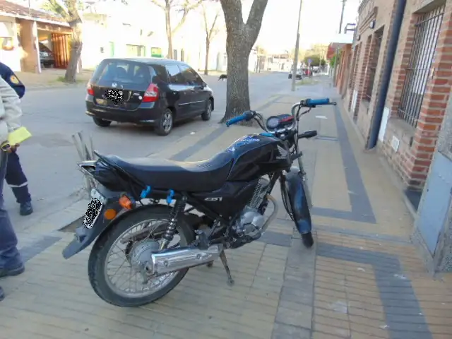 Venado Tuerto: choque entre auto y moto en Junín y 25 de Mayo  