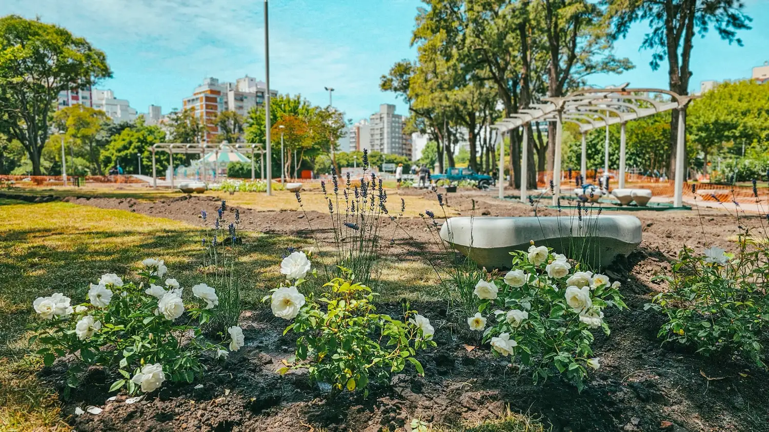 Se hizo un trabajo integral de la Plaza Mitre, que incluyó a diversas áreas de la Municipalidad.