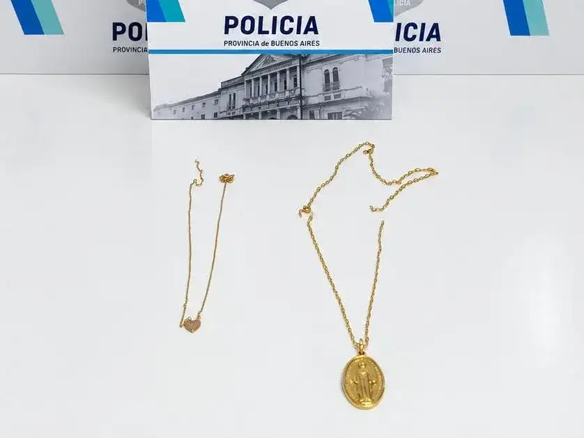 Brutal asalto a una jubilada de 80 años: la arrastraron por la calle para robarle