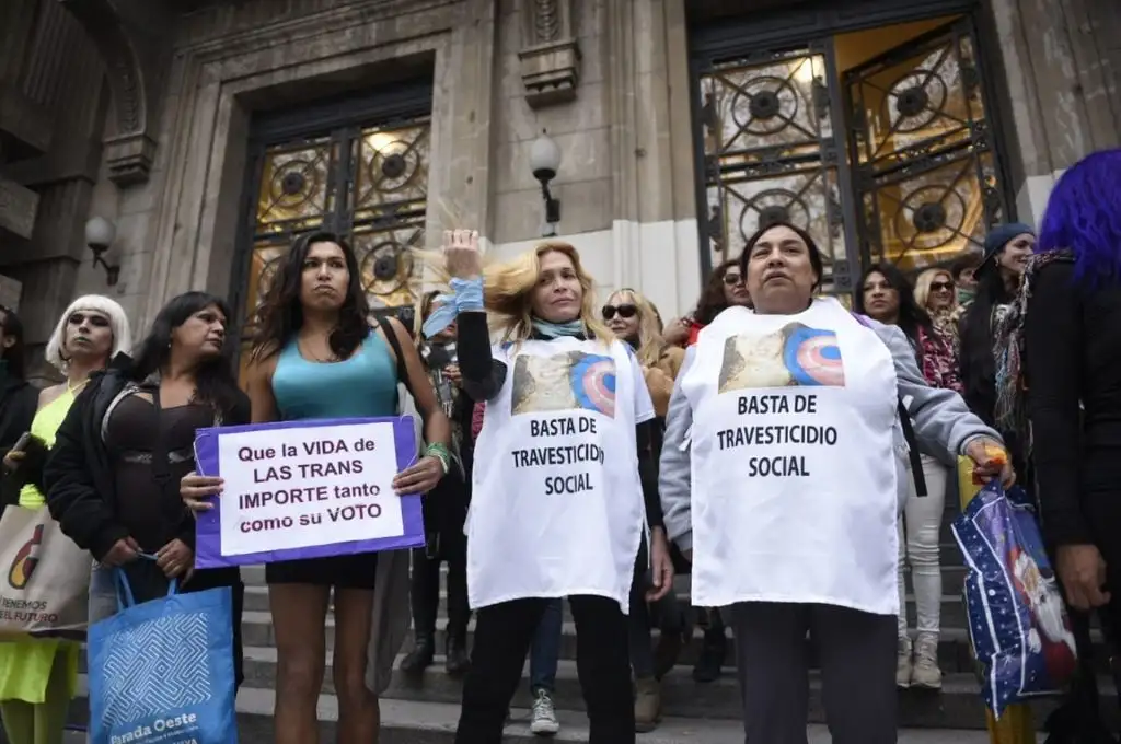 Reclaman la libertad de una chica trans en Rosario