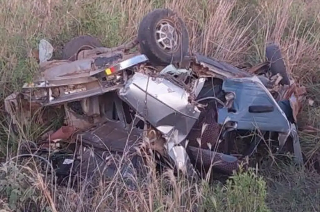 Accidente fatal en Vera y Pintado: tres personas murieron tras chocar un auto contra un camión