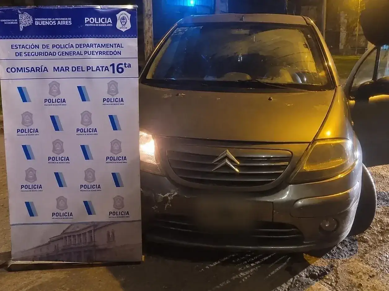 Le robaron el Uber, pero el viaje terminó rápido: cayó un adolescente de 15 años