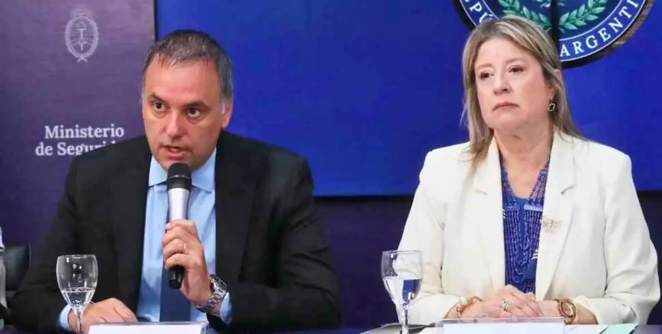 A causa de la explosión, la ministra de Seguridad, Alejandra Monteoliva, se trasladó a la Casa Rosada para mantener una reunión con el jefe de Gabinete, Manuel Adorni.