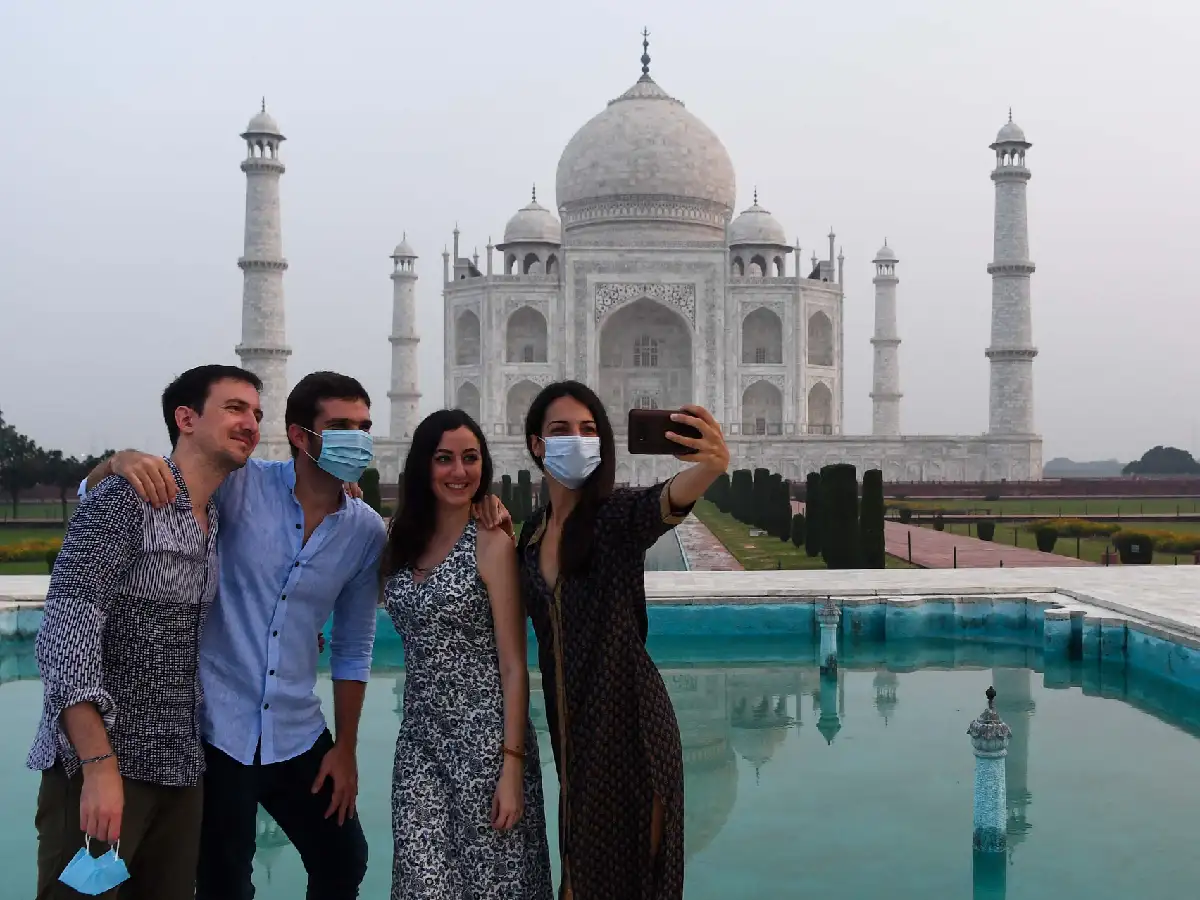  India abre el Taj Mahal a pesar de que el coronavirus sigue sin control