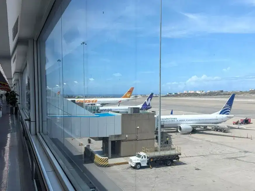 Cuba se queda sin combustible para aviones. Crédito: Xinhua.