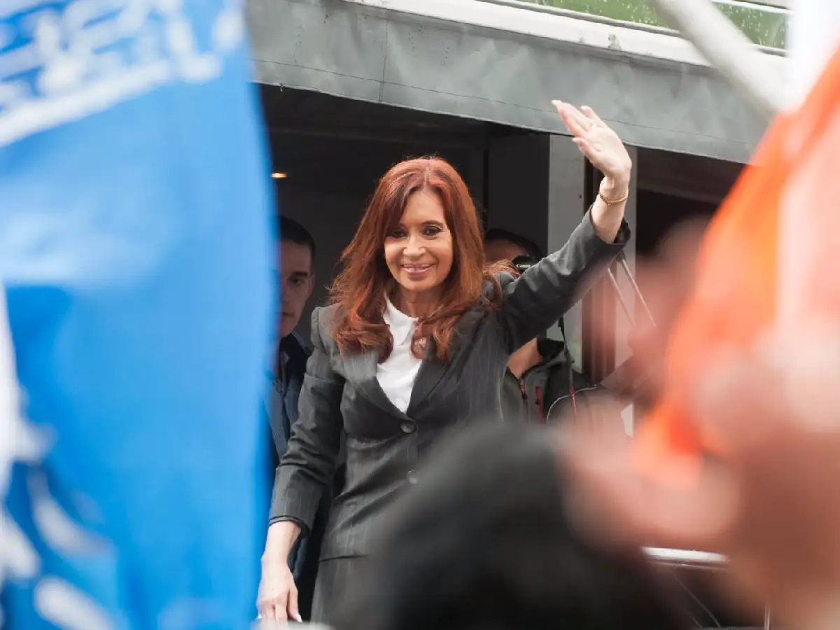 Cámara Federal no ve pruebas para indagar a Cristina por lavado 
