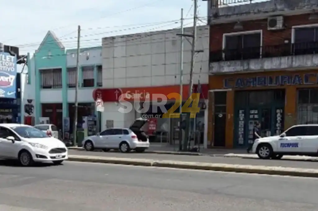 Se hicieron pasar por clientes y robaron una millonaria cifra en un banco