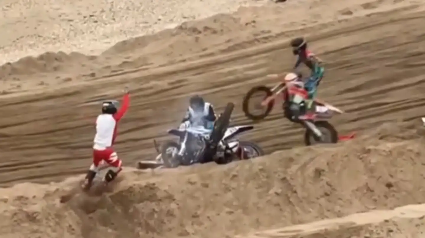 Brutal accidente en el moticiclismo en Mar del Plata: tres pilotos resultaron heridos.