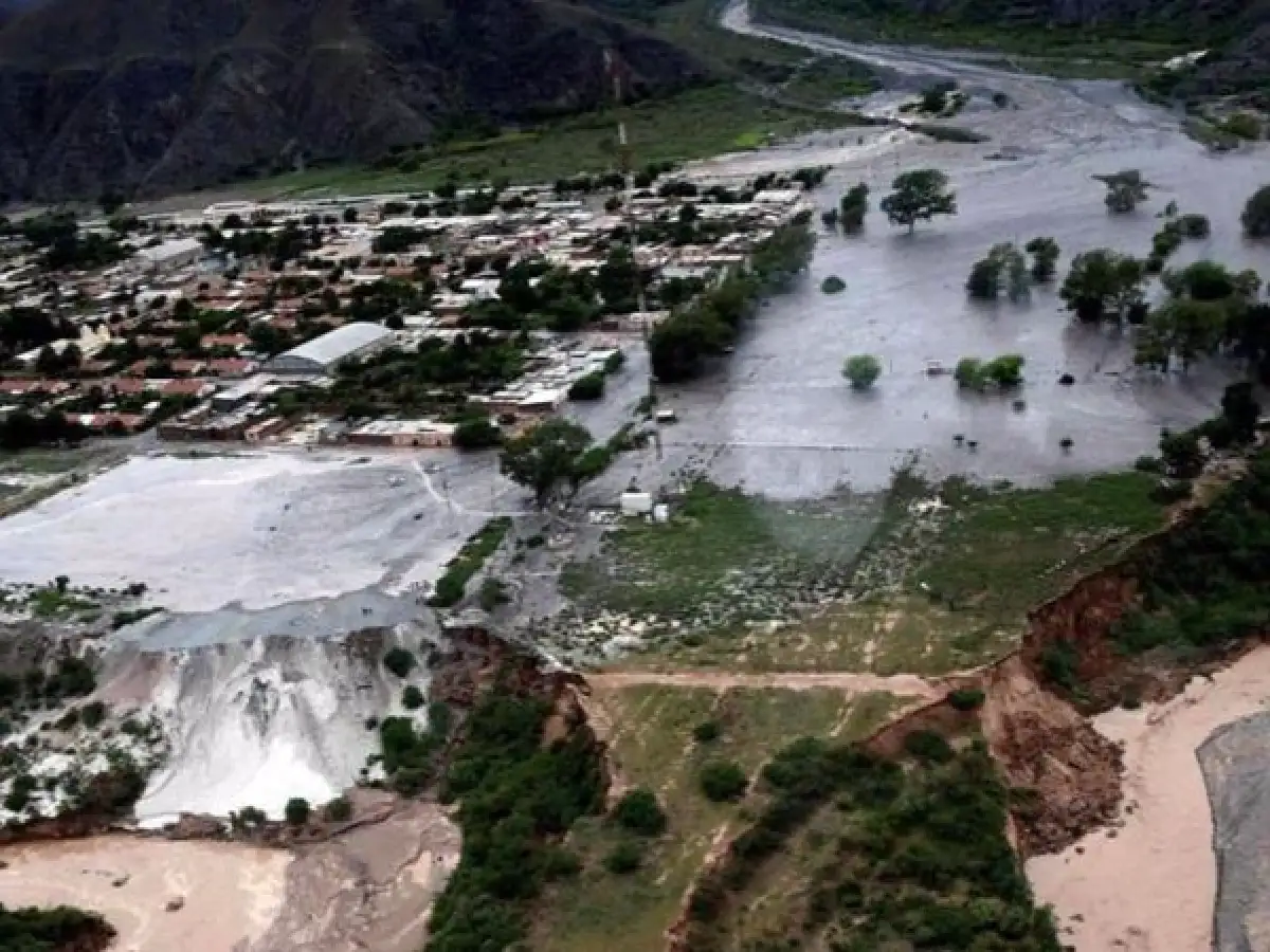 Impactantes imágenes del alud que azotó Jujuy: hay dos muertos y más de mil evacuados