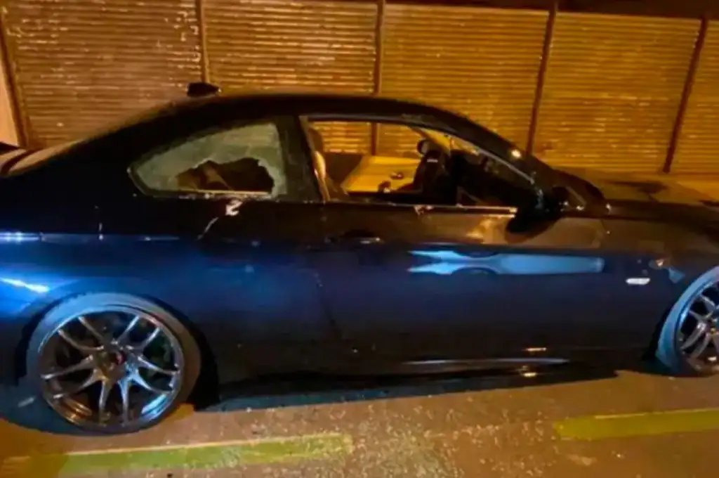 Drástica decisión: le destrozó el BMW a su hijo para evitar que manejara borracho