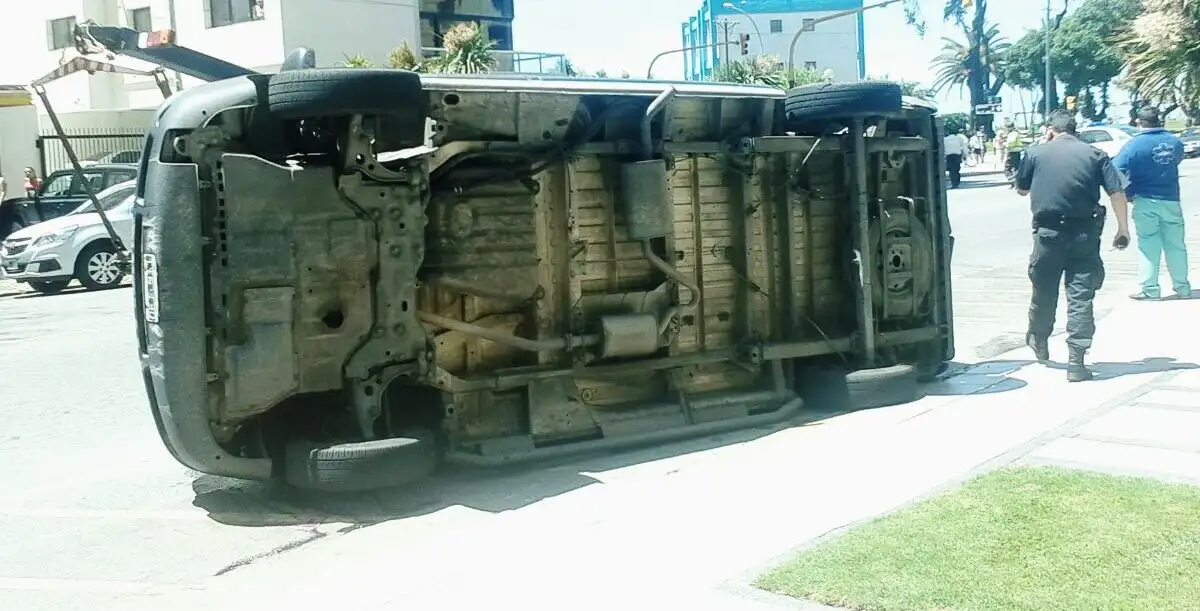 Chocó una ambulancia: un enfermero herido